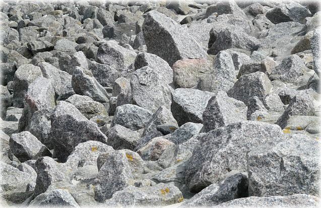 Geröll, Grobsteine und Blöcke aus Granit